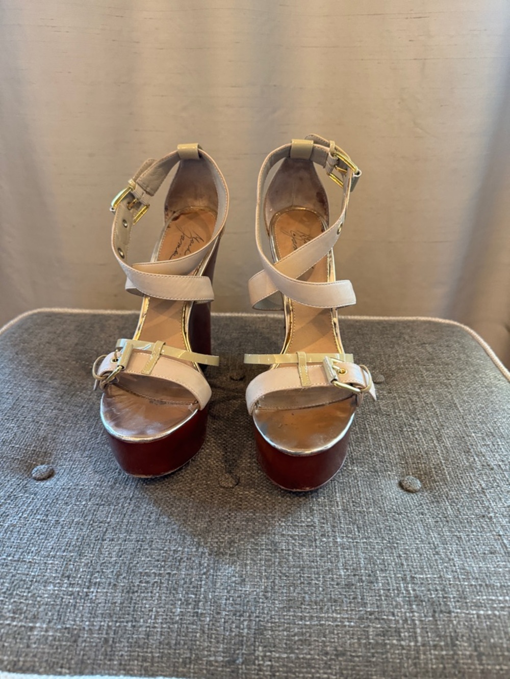 Badgley Mischka Beige and chestnut Brown Platform wedge